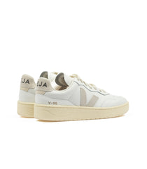 Veja V-90 Extra White Natural Woman